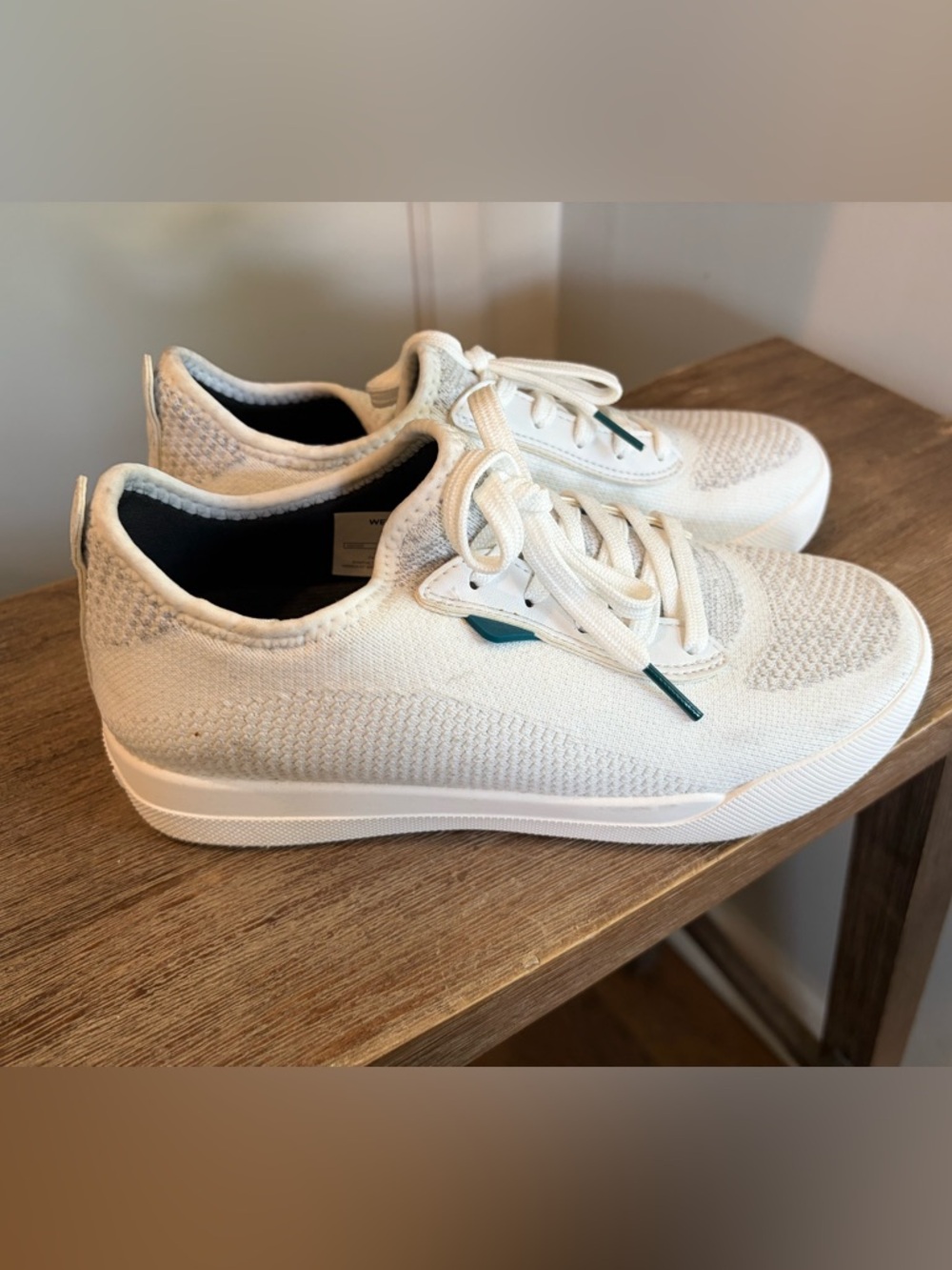 Vessi Weekend Waterproof Sneakers in White - Womens Size 6